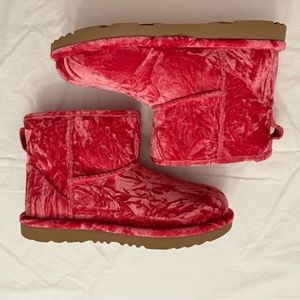 UGG classic mini ll velvet boot in size 6. NWT. No box